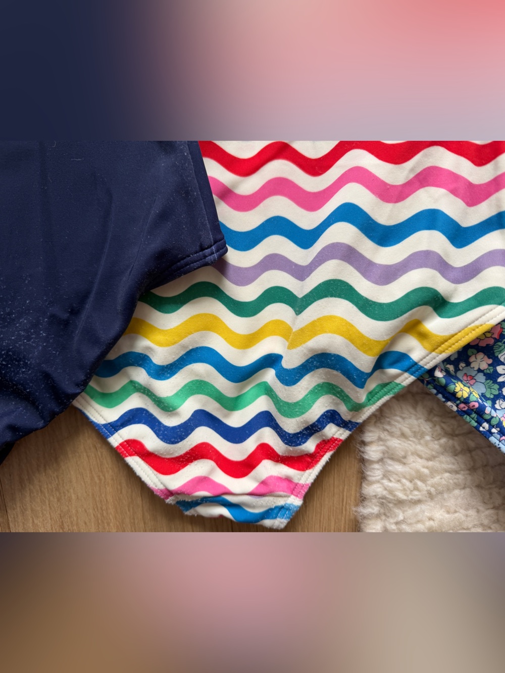 Boden Girls Short-sleeved Swimsuit 7-8Y - Picture 4 of 7